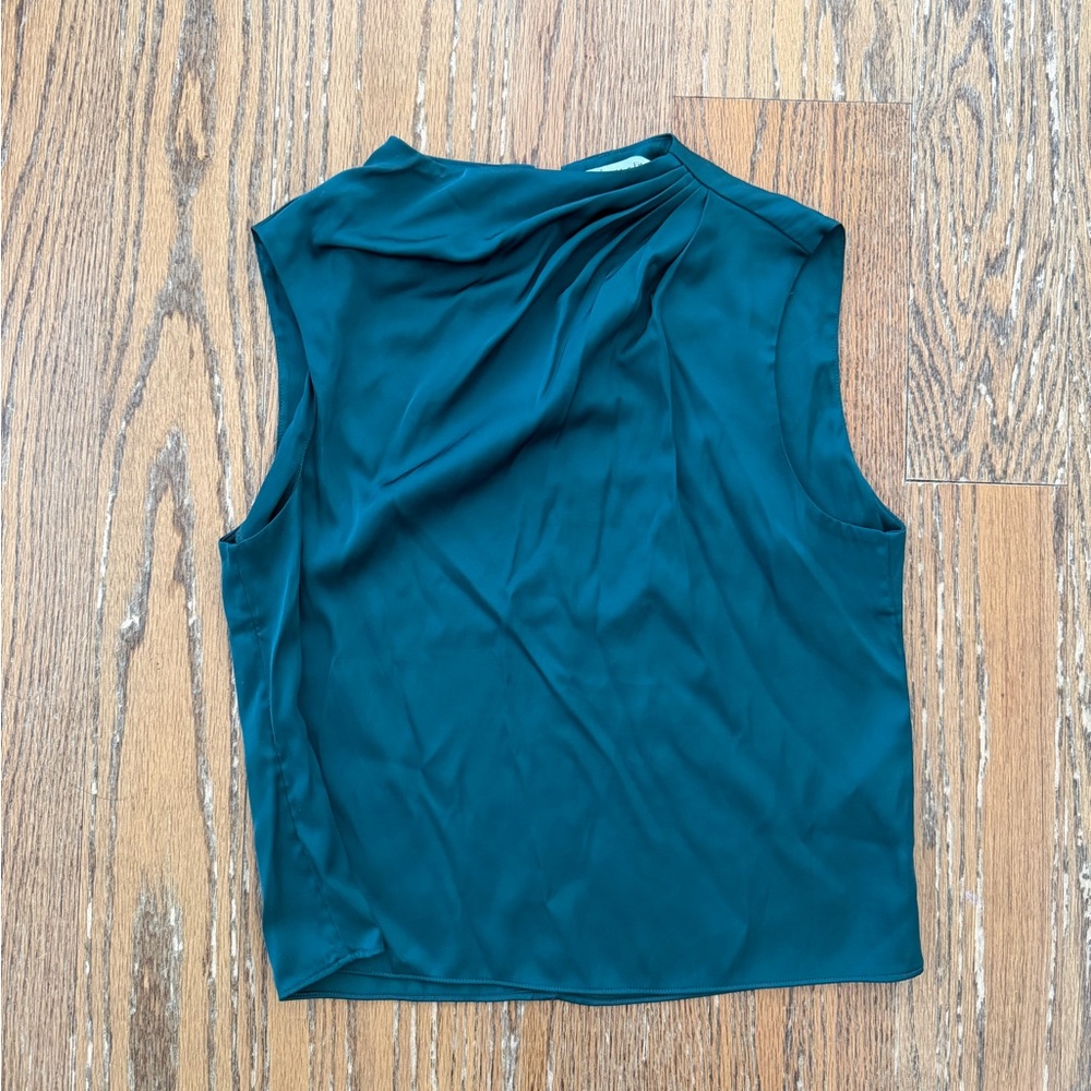 Abercrombie and Fitch top